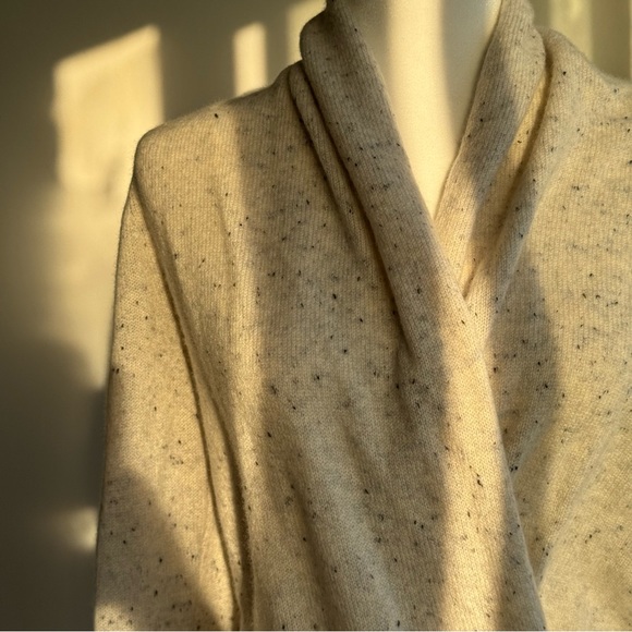 Ann Taylor Cashmere Shawl Collar Wrap Sweater Speckled Cream Small - Picture 4 of 12